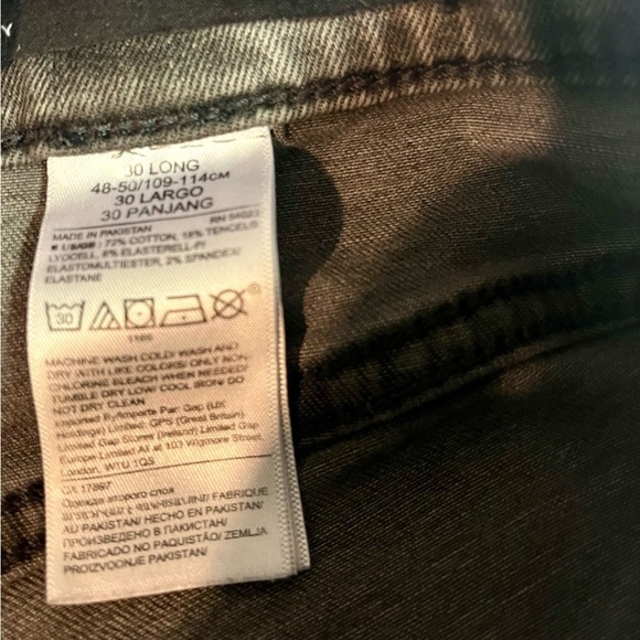 Banana Republic Gray Denim Jeans with Front Zipper Pockets Classy Chic
NWOT - Picture 8 of 9